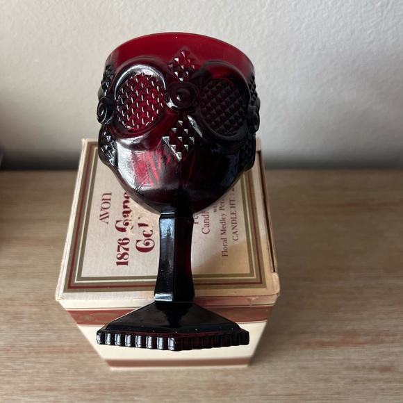 Avon 1876 Cape Cod Collection Water Goblet with Floral Medley Perfumed Candle - Picture 6 of 7